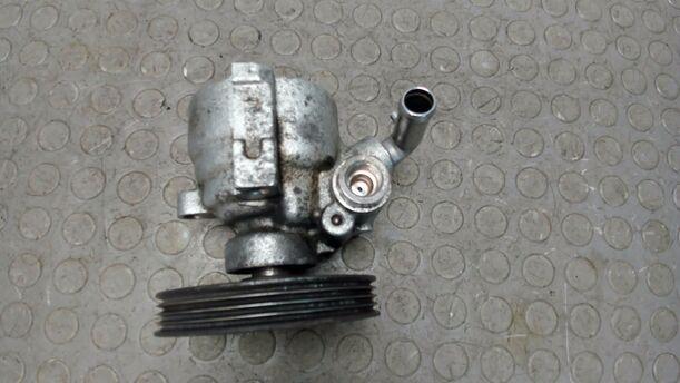 Foto: PUMPE SERVOLENKUNG eines Fiat Bravo 1.9 Multijet 8V DPF