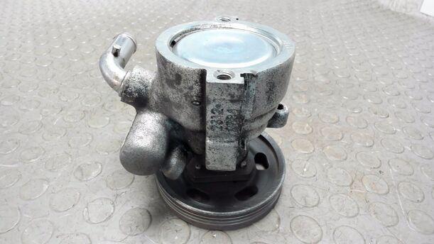 Foto: PUMPE SERVOLENKUNG eines Fiat Bravo 1.9 Multijet 8V DPF