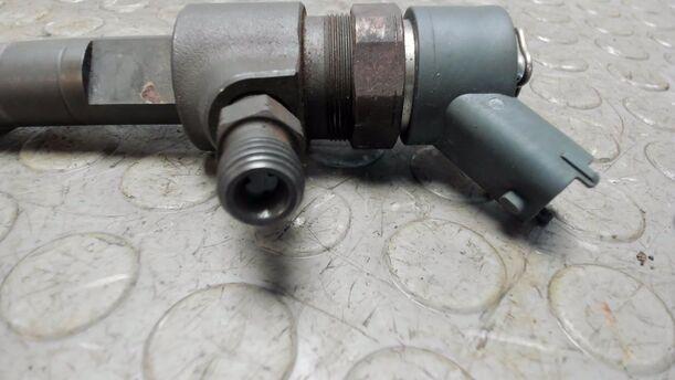 Foto: DIESELEINSPRITZDÜSE / VENTIL eines Fiat Bravo 1.9 Multijet 8V DPF