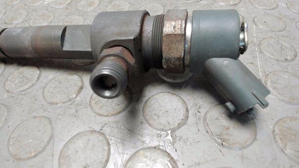 Foto: DIESELEINSPRITZDÜSE / VENTIL eines Fiat Bravo 1.9 Multijet 8V DPF