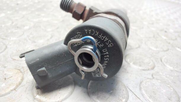 Foto: DIESELEINSPRITZDÜSE / VENTIL eines Fiat Bravo 1.9 Multijet 8V DPF