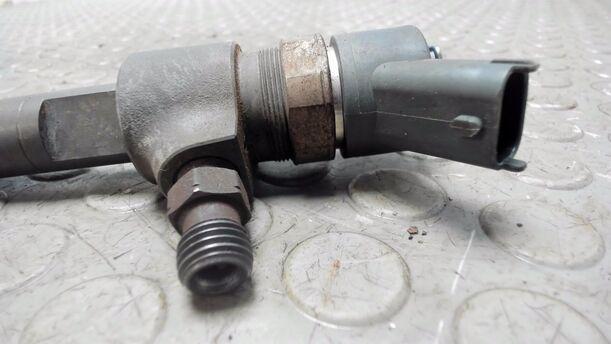 Foto: DIESELEINSPRITZDÜSE / VENTIL eines Fiat Bravo 1.9 Multijet 8V DPF