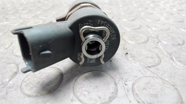 Foto: DIESELEINSPRITZDÜSE / VENTIL eines Fiat Bravo 1.9 Multijet 8V DPF