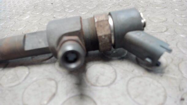 Foto: DIESELEINSPRITZDÜSE / VENTIL eines Fiat Bravo 1.9 Multijet 8V DPF
