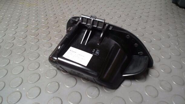 Foto: ASCHENBECHER HINTEN RECHTS eines VW Golf 1.6 FSI