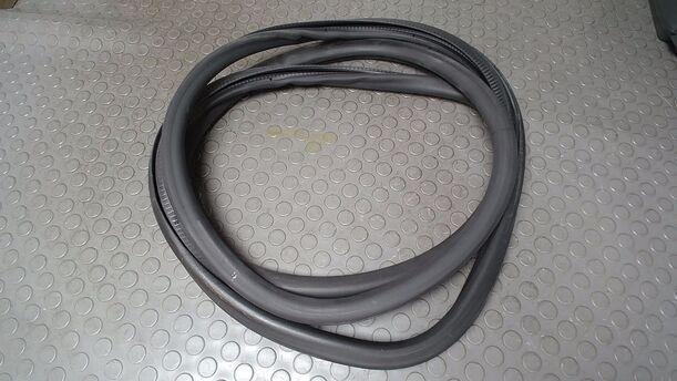 Foto: TÜRDICHTUNG/ TÜRGUMMI LINKS ( 2/3 TÜRER ) eines VW Golf 1.6 FSI