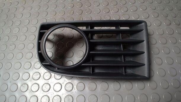 Foto: BLENDE NEBELSCHEINWERFER LINKS eines VW Golf 1.6 FSI