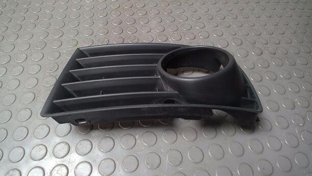 Foto: BLENDE NEBELSCHEINWERFER LINKS eines VW Golf 1.6 FSI
