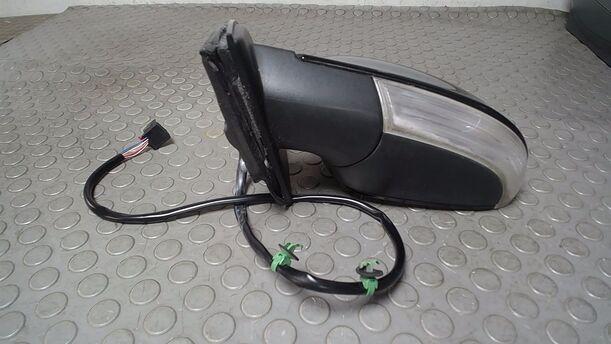 Foto: AUSSENSPIEGEL ELEKTRISCH VERSTELLBAR LINKS eines VW Golf 1.6 FSI