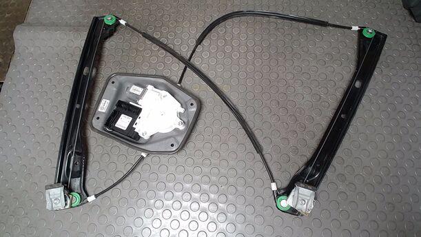 Foto: FENSTERHEBER ELEKTRISCH LINKS ( 2/3 TÜRER ) eines VW Golf 1.6 FSI