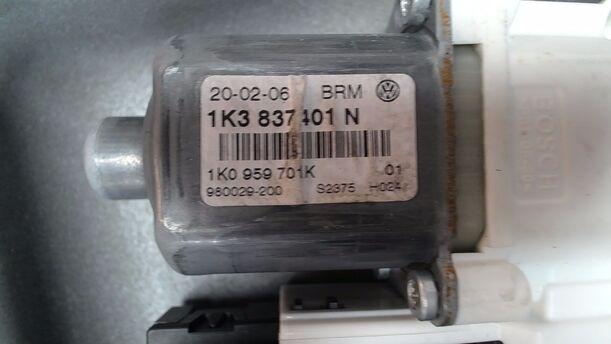 Foto: FENSTERHEBER ELEKTRISCH LINKS ( 2/3 TÜRER ) eines VW Golf 1.6 FSI
