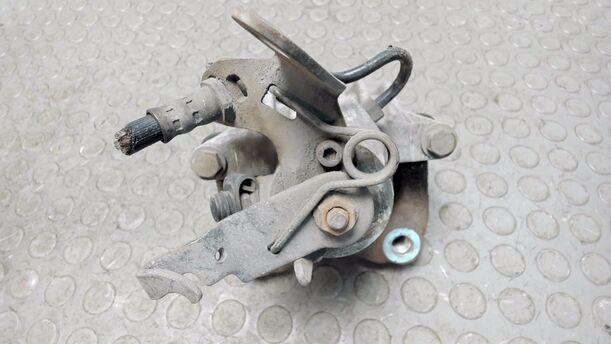 Foto: BREMSSATTEL VORNE LINKS eines Seat Altea 1.6