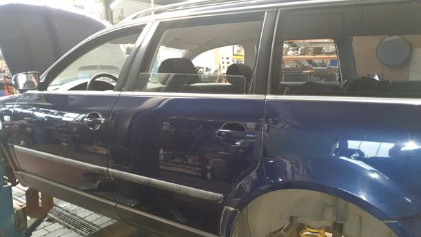 Foto: TÜR HINTEN LINKS ( VARIANT ) eines VW Passat Variant 1.9 TDI