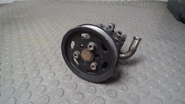 Foto: PUMPE SERVOLENKUNG/ SERVOPUMPE eines VW Passat Variant 1.9 TDI