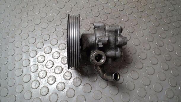 Foto: PUMPE SERVOLENKUNG/ SERVOPUMPE eines VW Passat Variant 1.9 TDI