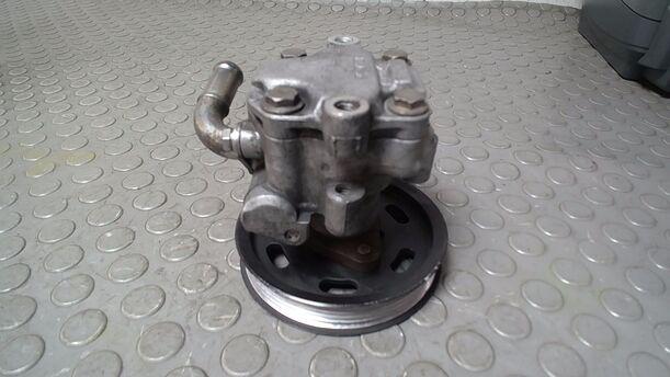 Foto: PUMPE SERVOLENKUNG/ SERVOPUMPE eines VW Passat Variant 1.9 TDI