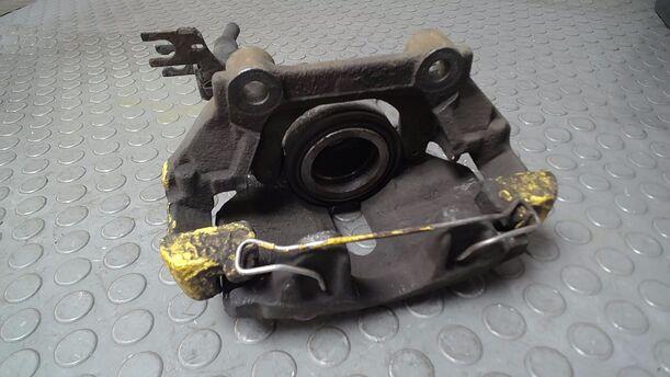 Foto: BREMSSATTEL VORN RECHTS ( ATE 57 ) eines VW Passat Variant 1.9 TDI