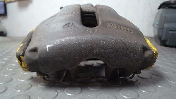 Foto: BREMSSATTEL VORN LINKS ( ATE 57 ) eines VW Passat Variant 1.9 TDI