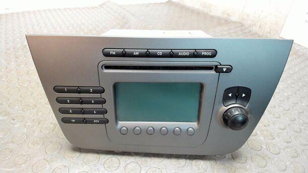 Foto: RADIO eines Seat Altea 1.6