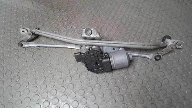 Foto: SCHEIBENWISCHERMOTOR VORN eines VW Passat Variant 1.9 TDI