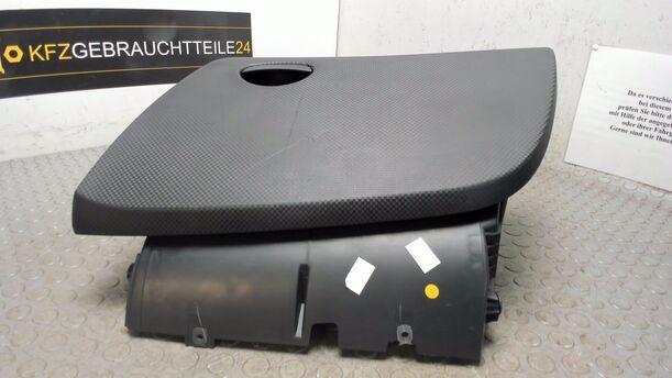 Foto: HANDSCHUHFACH eines Seat Altea 1.6
