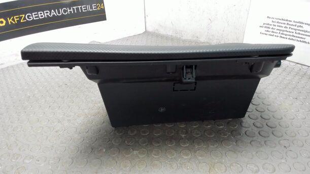 Foto: HANDSCHUHFACH eines Seat Altea 1.6