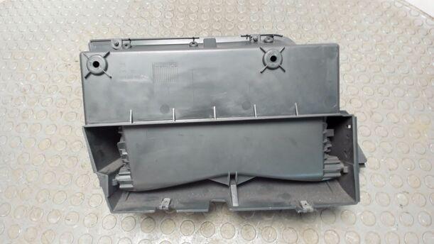 Foto: HANDSCHUHFACH eines Seat Altea 1.6