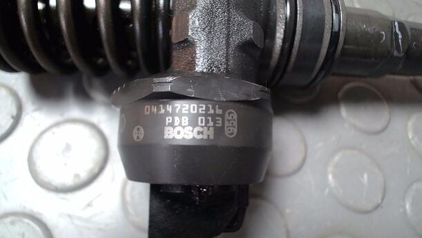 Foto: PUMPE DÜSE EINHEIT eines VW Passat Variant 1.9 TDI
