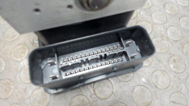 Foto: HAUPTBREMSAGGREGAT ABS eines Seat Altea 1.6