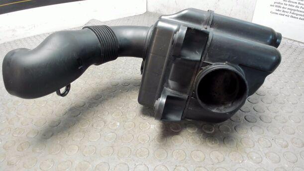 Foto: ANSAUGLUFTFÜHRUNG / RESONATOR eines Seat Altea 1.6