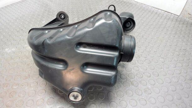 Foto: ANSAUGLUFTFÜHRUNG / RESONATOR eines Seat Altea 1.6
