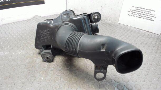 Foto: ANSAUGLUFTFÜHRUNG / RESONATOR eines Seat Altea 1.6