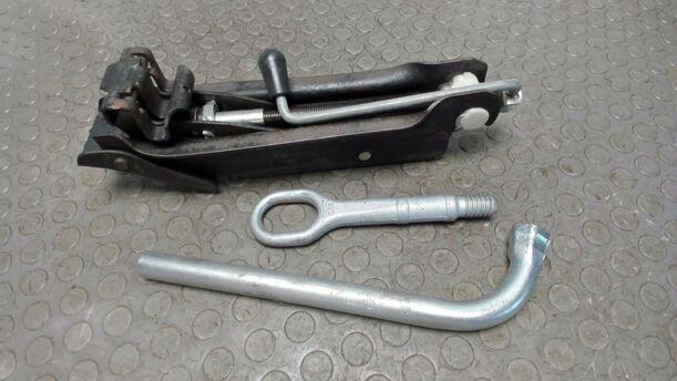Foto: WAGENHEBER eines Seat Altea 1.6 LS