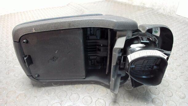 Foto: MITTELARMLEHNE eines Fiat Bravo 1.9 Multijet 8V DPF LS