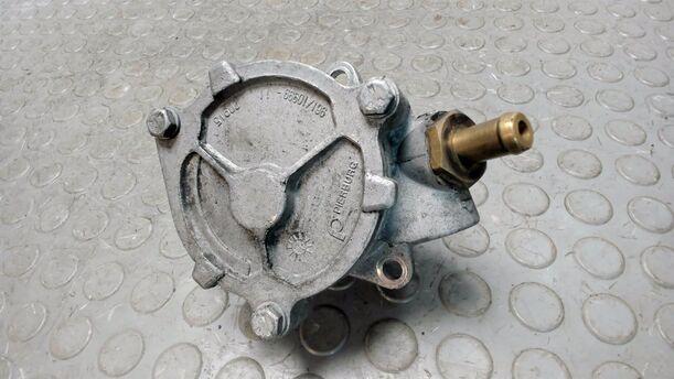Foto: VAKUUMPUMPE / UNTERDRUCKPUMPE eines Fiat Bravo 1.9 Multijet 8V DPF LS
