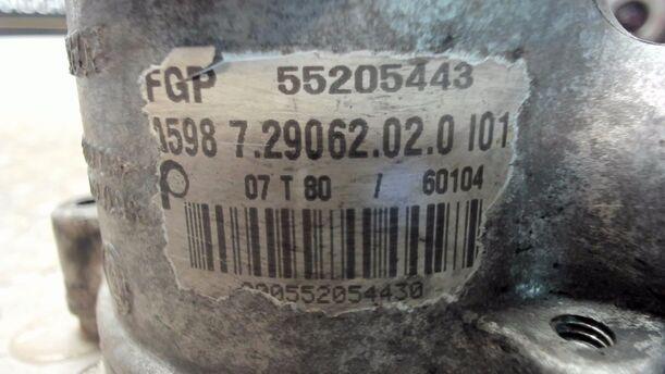 Foto: VAKUUMPUMPE / UNTERDRUCKPUMPE eines Fiat Bravo 1.9 Multijet 8V DPF LS