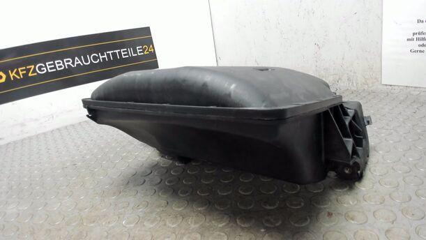 Foto: LUFTFILTERKASTEN eines Renault Clio 1.4 16V LS