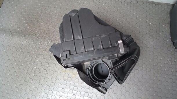 Foto: LUFTFILTERKASTEN AVF eines VW Passat Variant 1.9 TDI GL