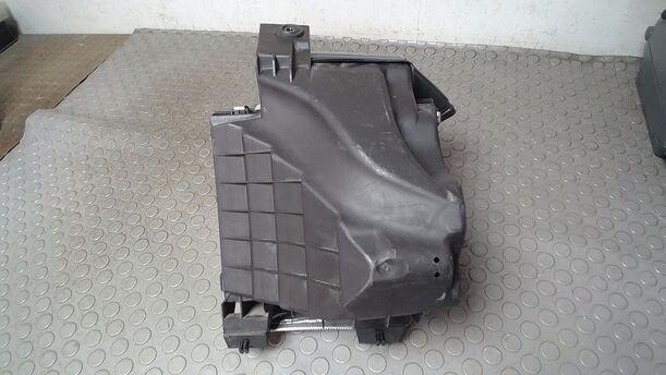 Foto: LUFTFILTERKASTEN AVF eines VW Passat Variant 1.9 TDI GL