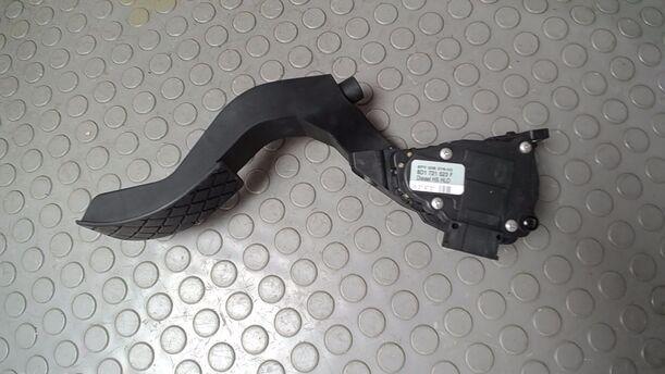 Foto: GASPEDAL eines VW Passat Variant 1.9 TDI GL