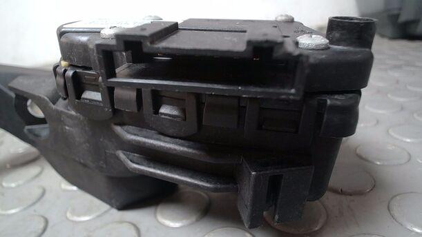 Foto: GASPEDAL eines VW Passat Variant 1.9 TDI GL