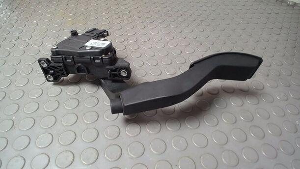Foto: GASPEDAL eines VW Passat Variant 1.9 TDI GL