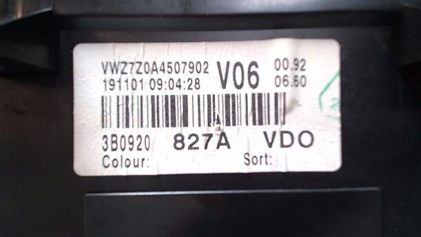 Foto: TACHOEINHEIT/ KOMBIINSTRUMENT eines VW Passat Variant 1.9 TDI GL