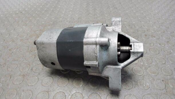 Foto: ANLASSER / STARTER eines Renault Clio 1.4 16V GL