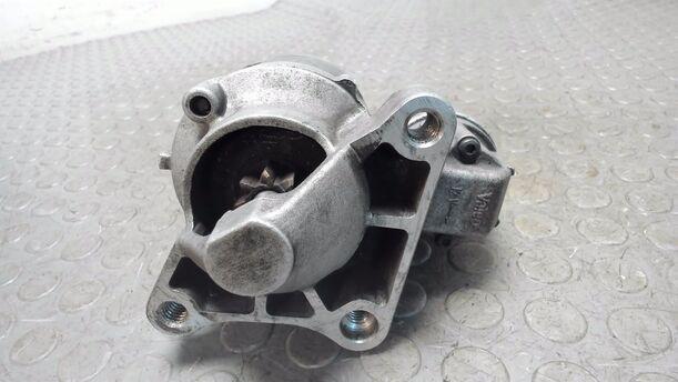 Foto: ANLASSER / STARTER eines Renault Clio 1.4 16V GL