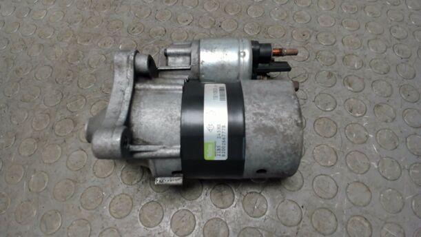 Foto: ANLASSER / STARTER eines Renault Clio 1.4 16V GL