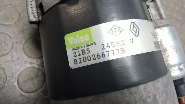 Foto: ANLASSER / STARTER eines Renault Clio 1.4 16V GL