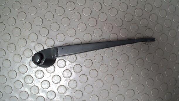 Foto: SCHEIBENWISCHERARM HINTEN ( VARIANT ) eines VW Passat Variant 1.9 TDI GL