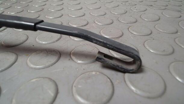 Foto: SCHEIBENWISCHERARM HINTEN ( VARIANT ) eines VW Passat Variant 1.9 TDI GL