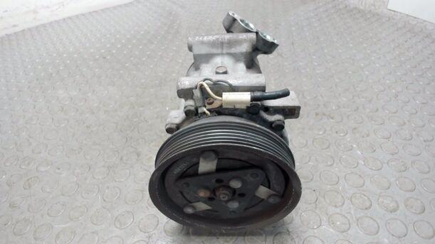 Foto: KLIMAKOMPRESSOR eines Renault Clio 1.4 16V GL